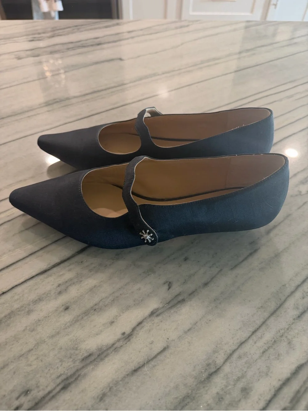 Elizabeth Damirich collaboration by Antonio Melani flats